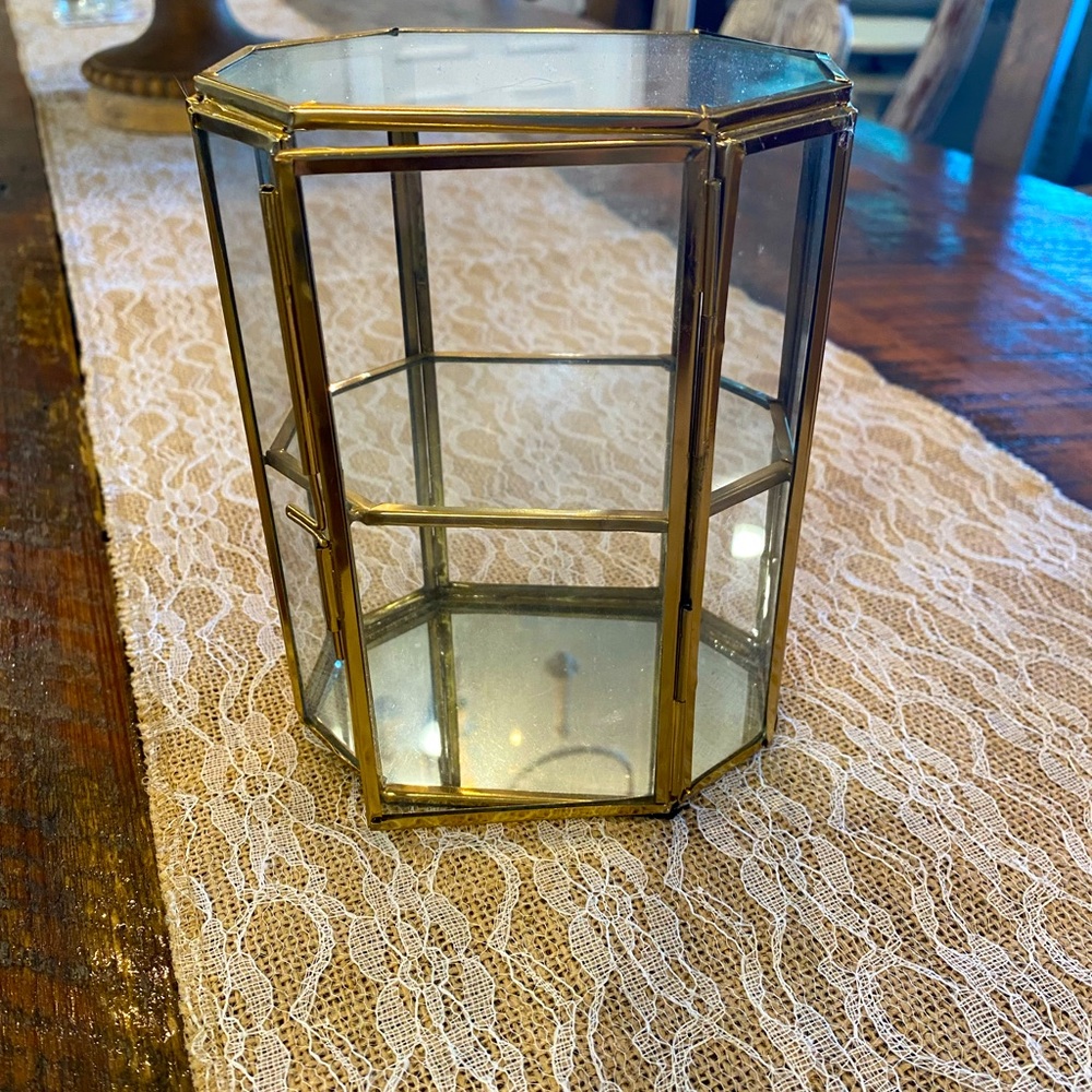 Small curio case